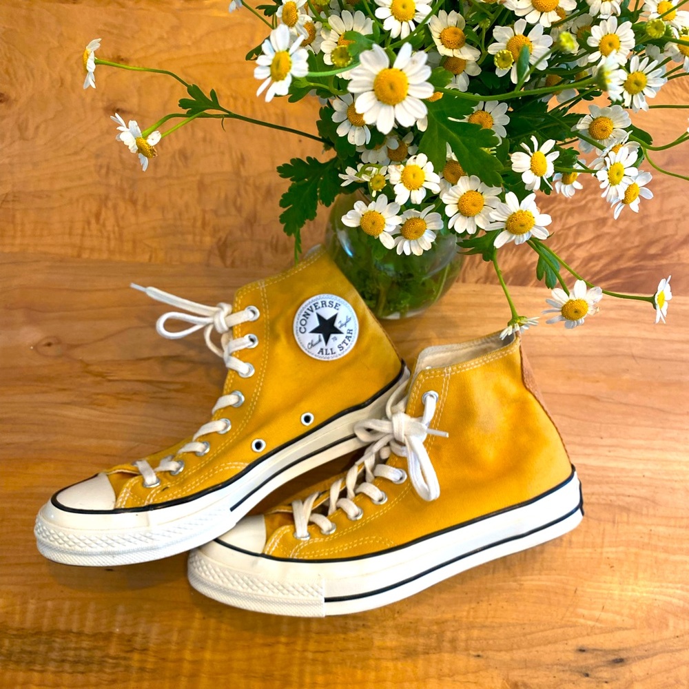 Converse All Star Chuck 70 Women's High Top Sneakers Gold/Black Vintage Canvas